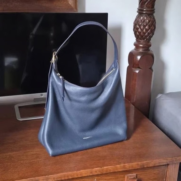 TREND HOBO LEATHER – Coccinelle Midnight Blue, Medium (Minimalist Italian - Picture 4 of 11